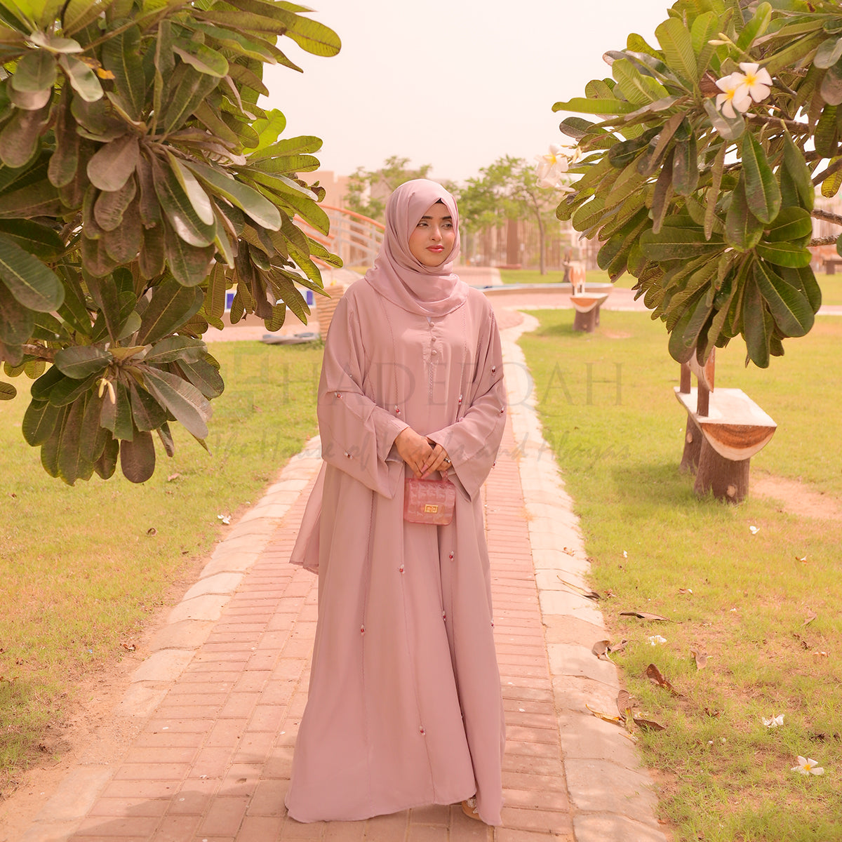 Impearl abaya