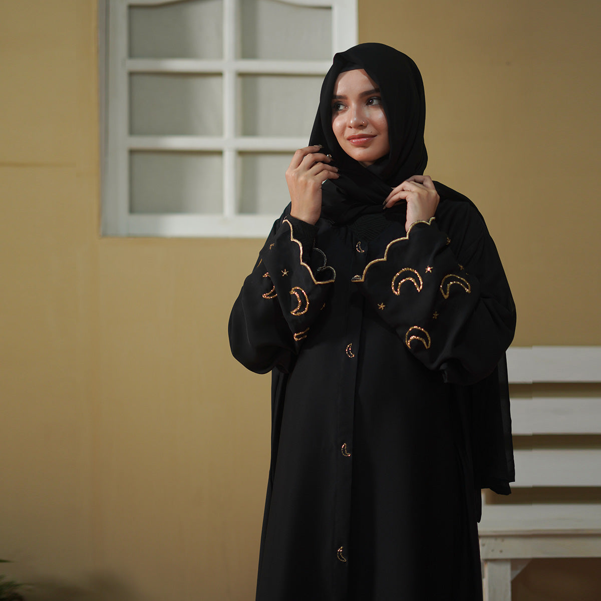 Hilal Noor Abaya